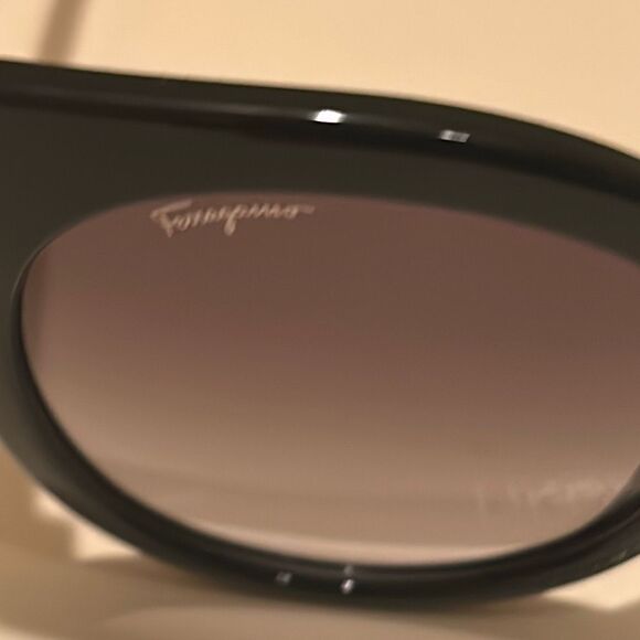 Ferragamo Womens Marchon Sunglasses Black Cateye Frame Silver Accent Modern NWT - Picture 10 of 16